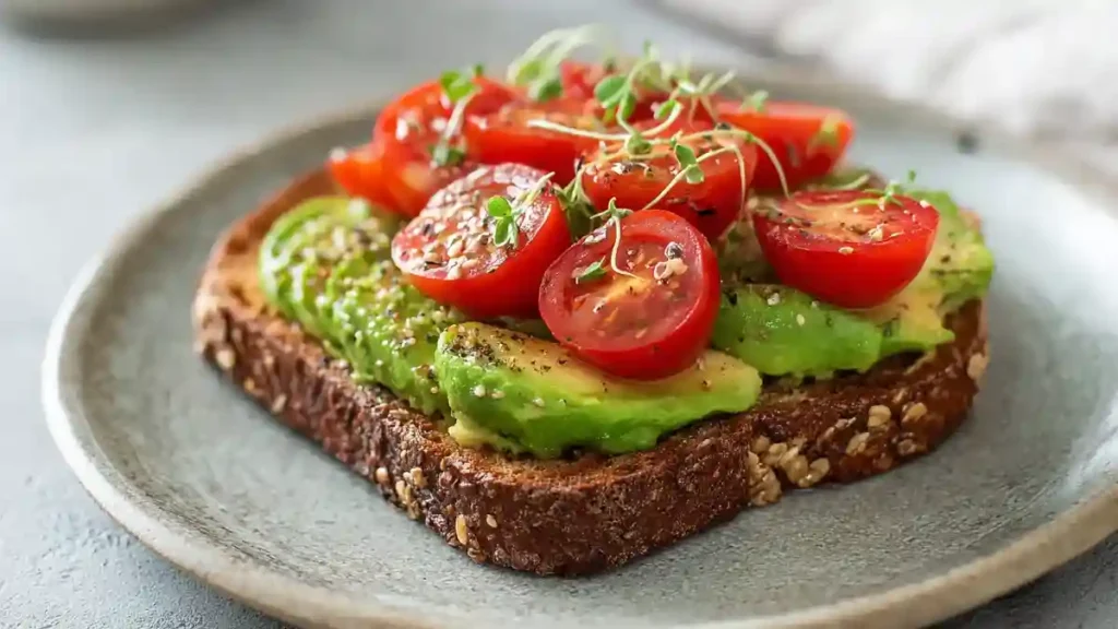 Tartine de pain flocon d'avoine à l’avocat