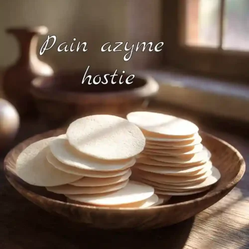 Hosties fines posées dans une assiette rustique en bois